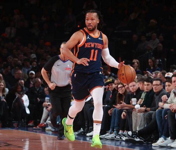 开云官方平台-进攻效率领跑联盟 尼克斯五外阵容兑现顶级火力