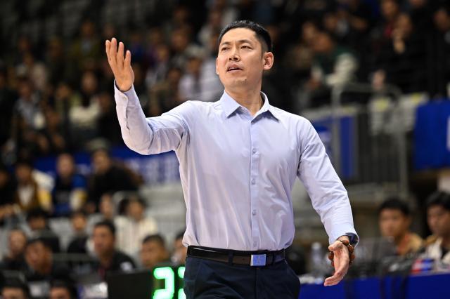 开云权威入口-啃下决战从小组顺利突围 张庆鹏篮球哲学的胜利