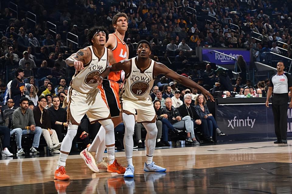 开云权威入口-惨败中为数不多的亮点了，前火箭弃将也许有机会在勇士站稳脚跟？