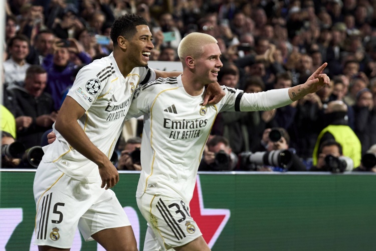 开云官方平台-马斯坦托诺：听不懂贝林厄姆的英语但我很喜欢他，裤袜是历史最佳