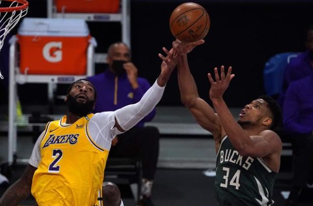 1617285776926019275.jpg 1bf786fe-37aa-41e9-95c5-a6412e04aef1-2021-03-31_Drummond_Giannis (1).jpg