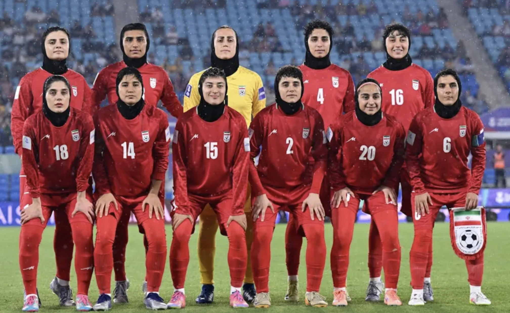 仅剩2人！伊朗女足队长撤回庇护连夜赶回亚洲 外媒：她家人失踪了