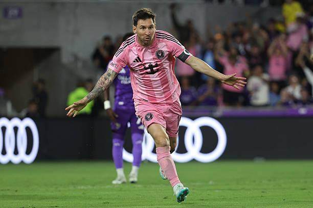 开云中国官网-梅西2球1助导演大逆转，任意球破门次数追平贝利