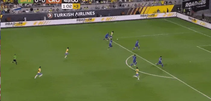 开云中国官网-维尼修斯晃开后横传，达尼洛推射破门，巴西1-0克罗地亚